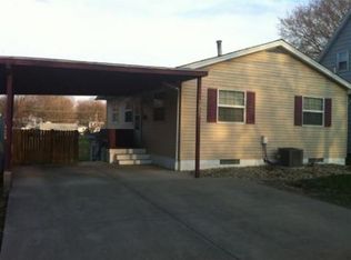 1313 N Linden St, Bloomington, IL 61701