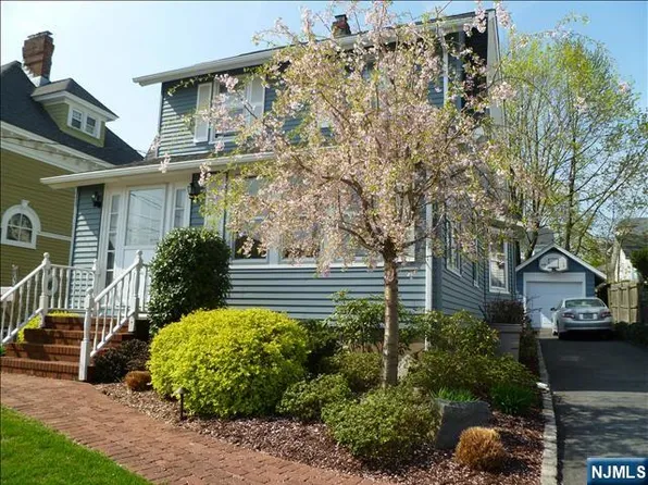 306 Columbus Ave, Hasbrouck Heights, NJ 07604