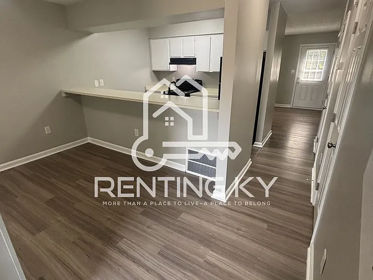 104 Strawberry Ln — Photo 5