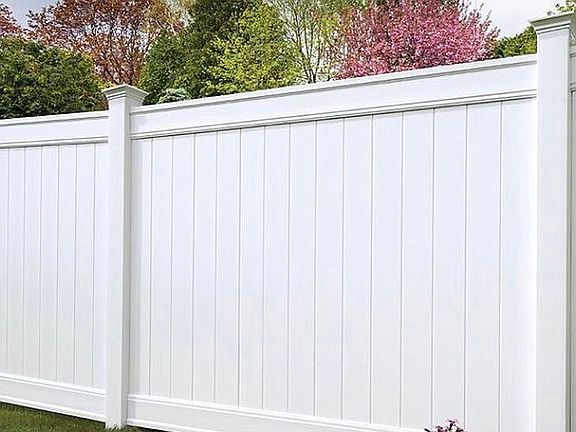 New fence w/warranty 