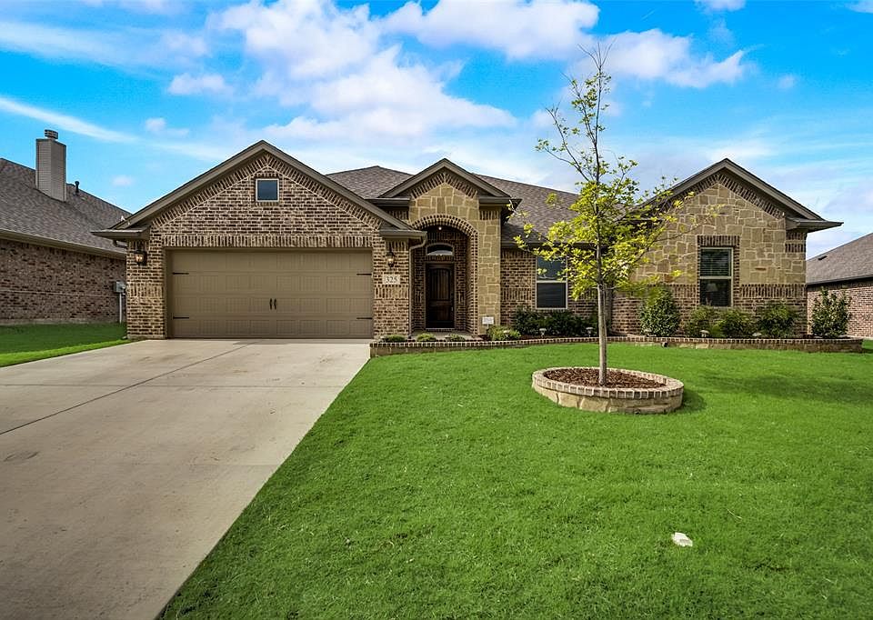 1st image of 325 Bunny Cir