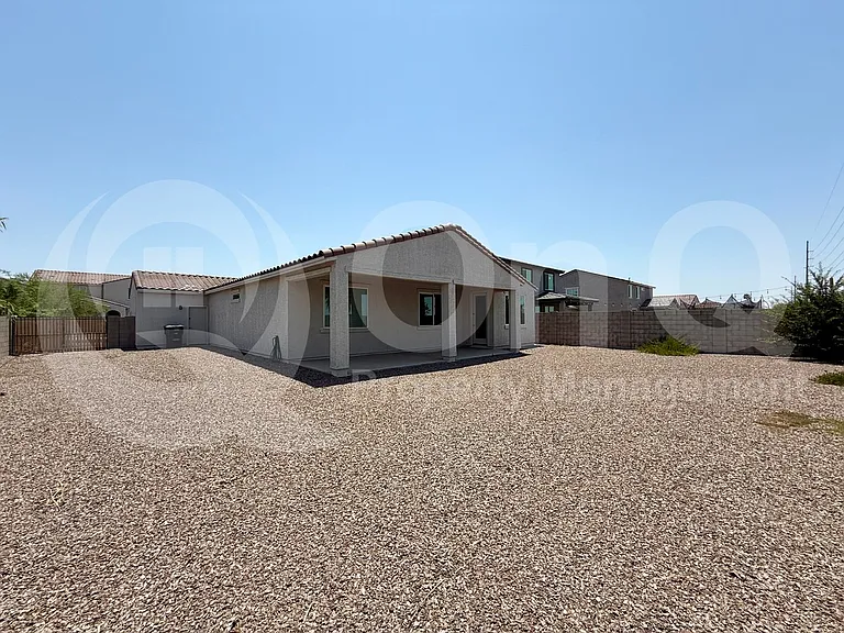 2050 E Piedmont Pl — Photo 4