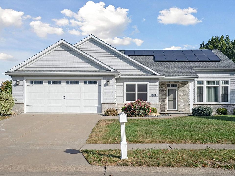 1st image of 202 E Park View Dr