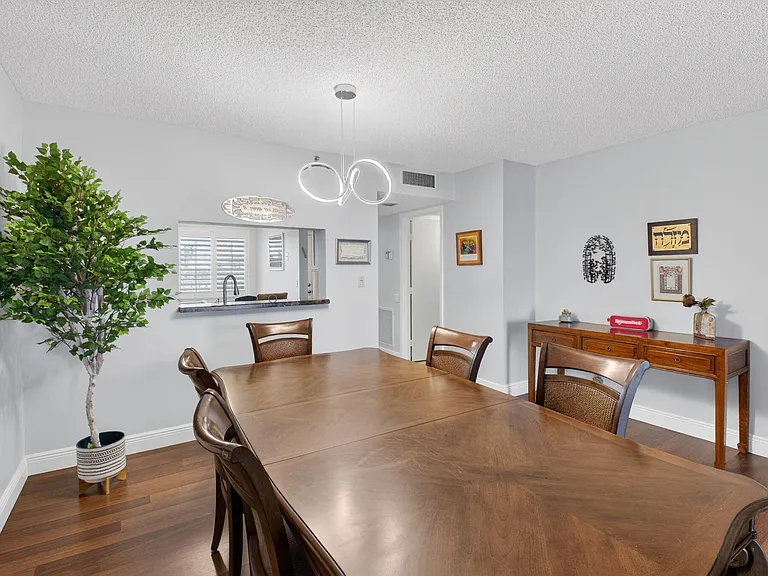 6866 Huntington Ln #607 — Photo 9