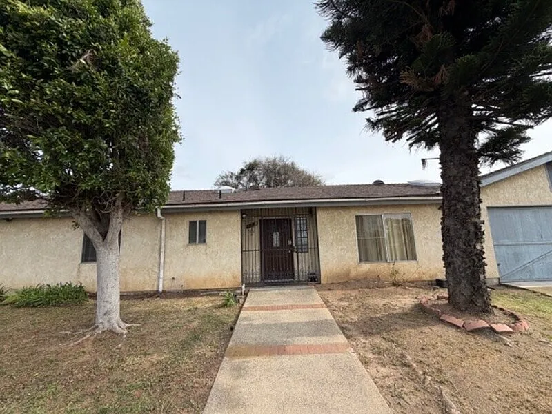 Building Photo - 1609 Grove St #B