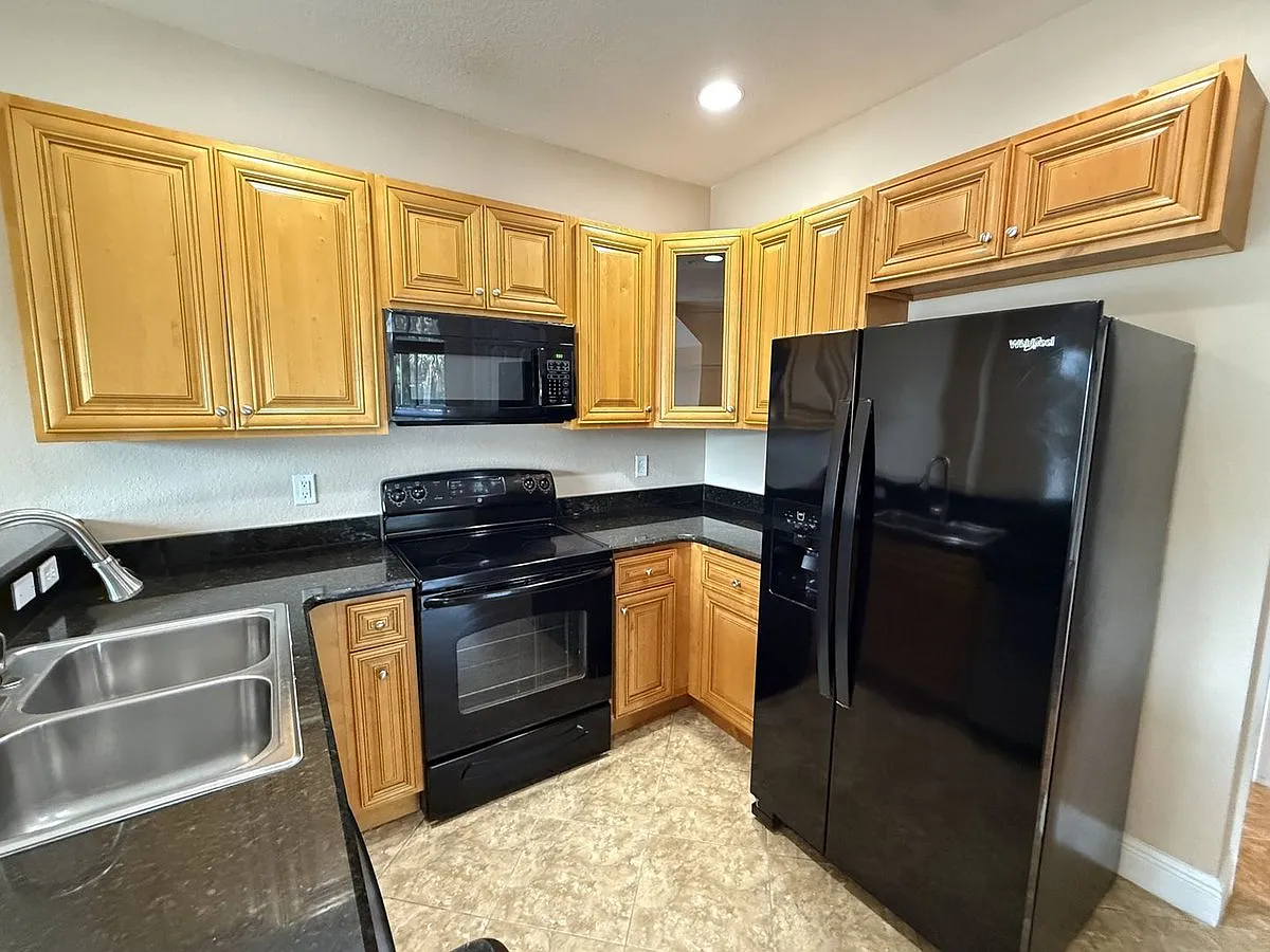 Ashley Court 3725-08 - Ashley Court 3725-08 — Photo 4