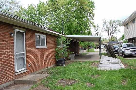 2nd image of 3200 Selden Ave