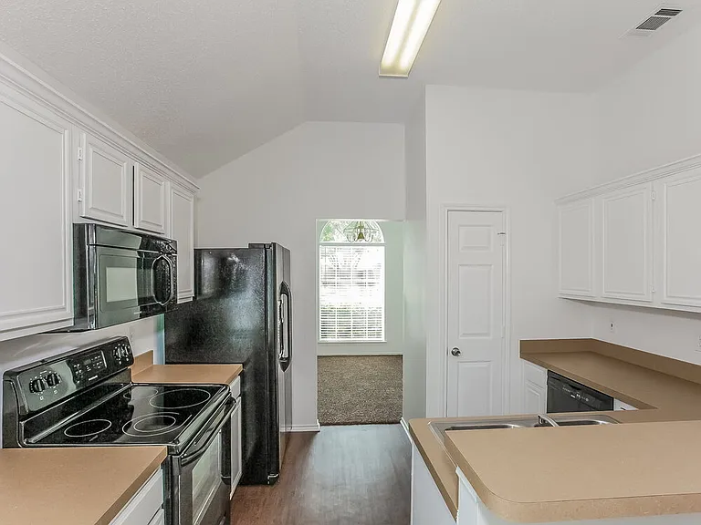 1349 Meadow Creek Dr — Photo 5
