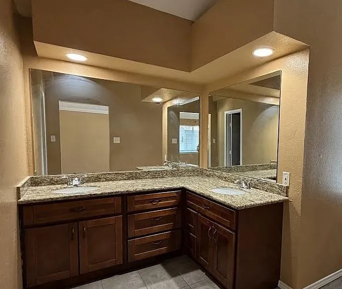 10307 Linecamp Dr — Photo 11