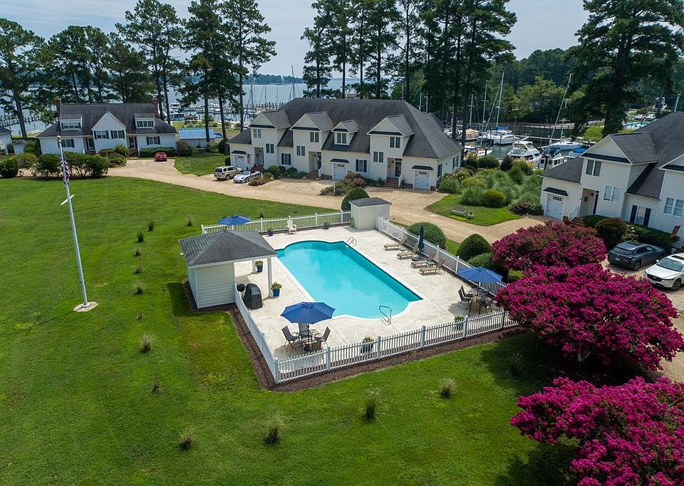 1st image of 1028 Fishing Bay Rd