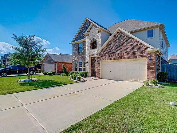 3rd image of 4825 Loures Ln