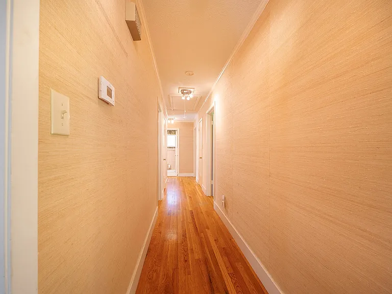 1835 Hillview Dr — Photo 16