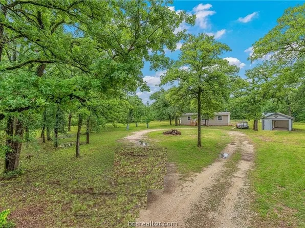 11426 Woodglen Cir, Bryan, TX 77808