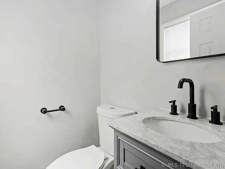 524 W Toledo St — Photo 19