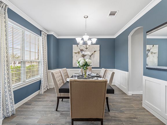 3227 lake shore 1