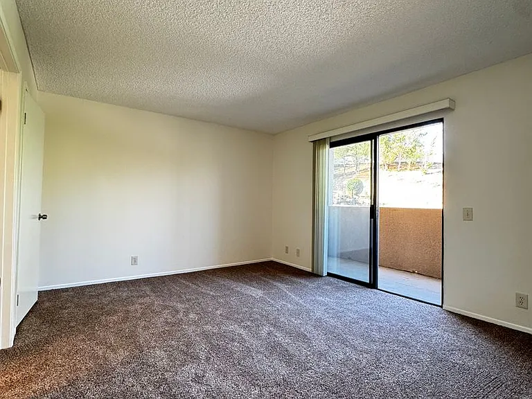 17740 Scherzinger Ln — Photo 27