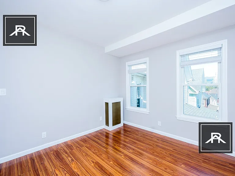 17 Saunders St #15 — Photo 10