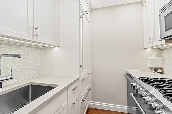 Sold by Nest Seekers International | media 4