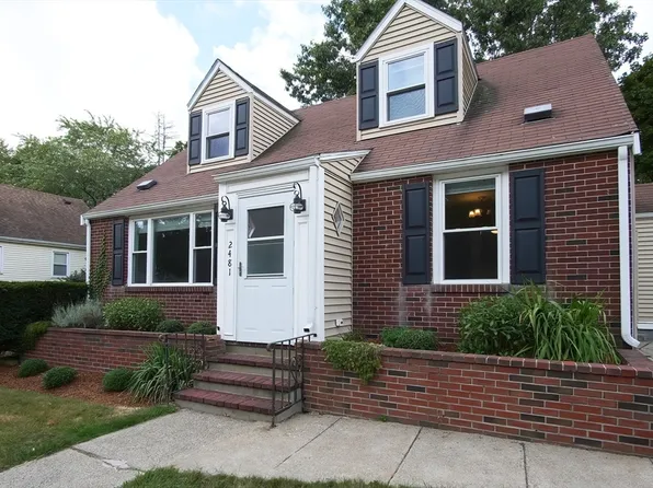 2481 Centre St, West Roxbury, MA 02132