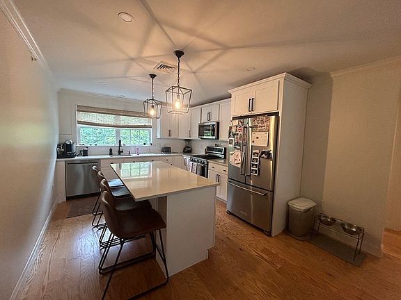 3rd image of 165 Cambridge Rd #3
