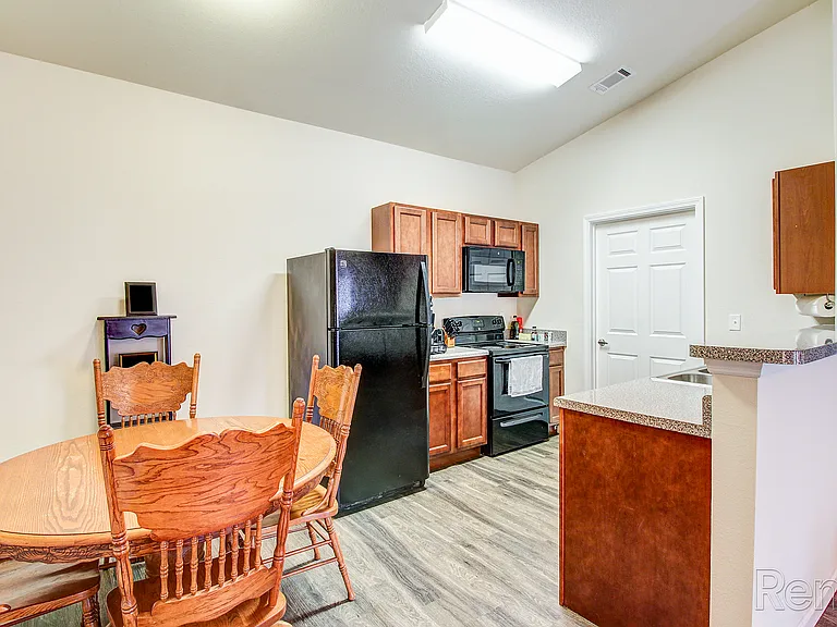 Buchanan Way Apartments — Photo 21