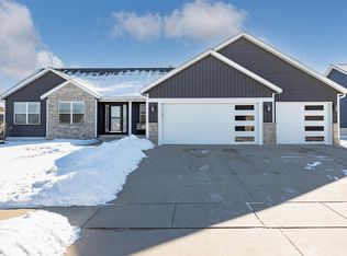 7501 1st Ave SW, Cedar Rapids, IA 52405