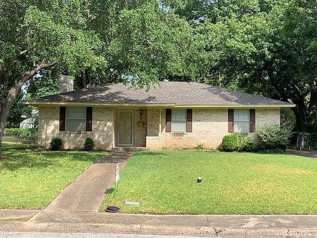 1st image of 331 Brook Hollow Dr