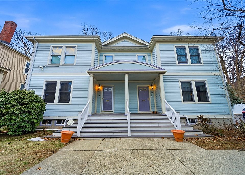 1st image of 39 Hawthorne St #39