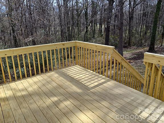 4th image of 831 W Unionville Indian Trail Rd