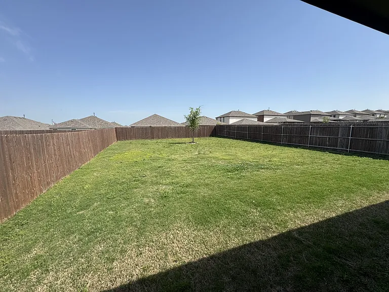 929 Alton Dr — Photo 16
