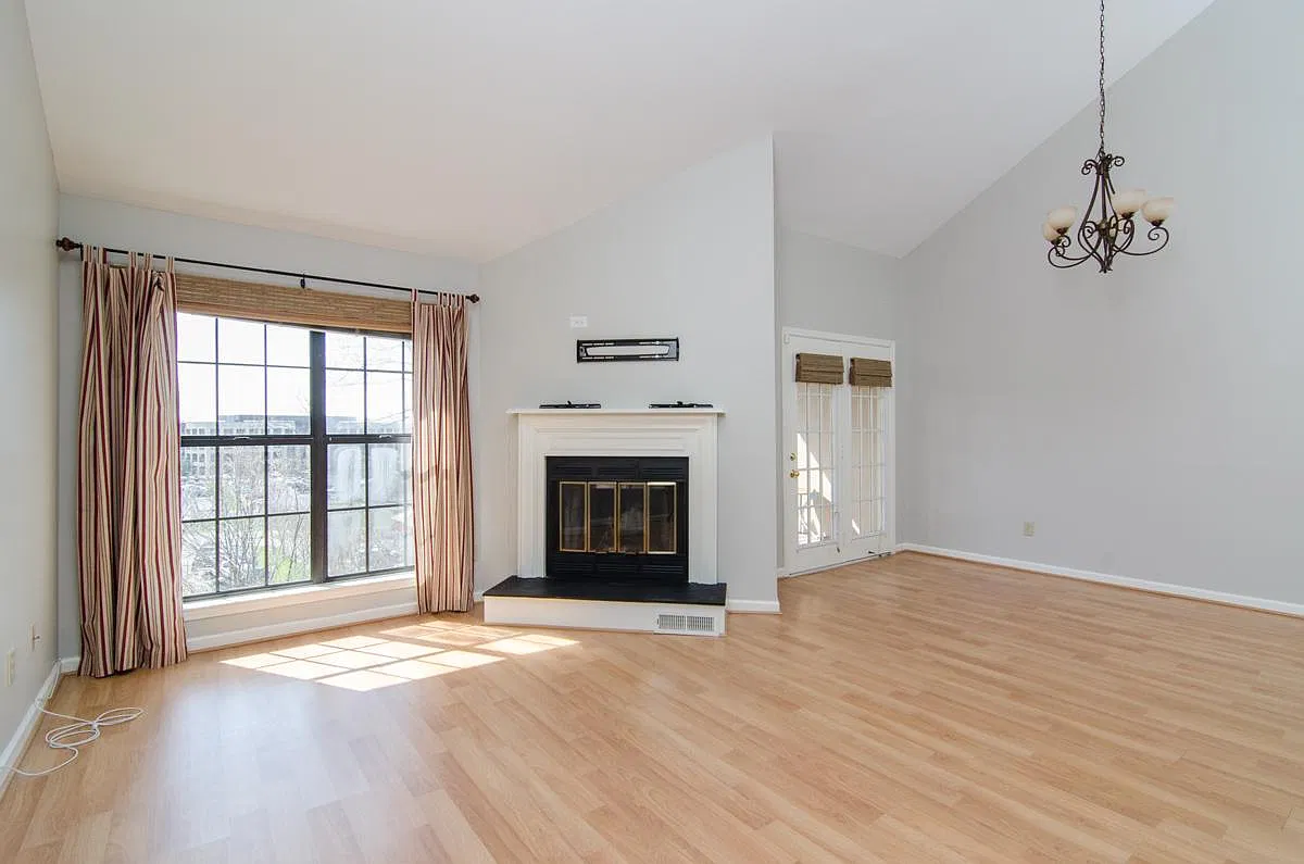 2 bed, 1793 sqft, $2,400 — Photo 3