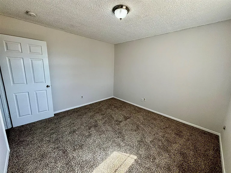 800 Irwin Dr #A — Photo 18