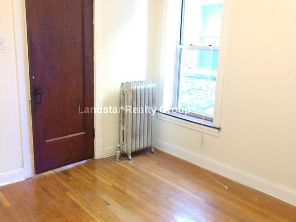 5th image of 4409 N Malden St APT 3R