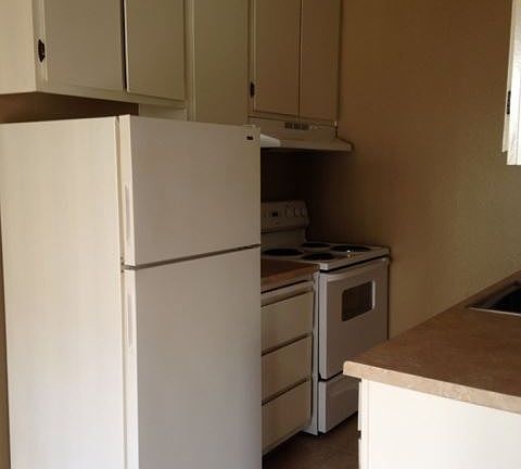 5th image of 707 13th St APT 06