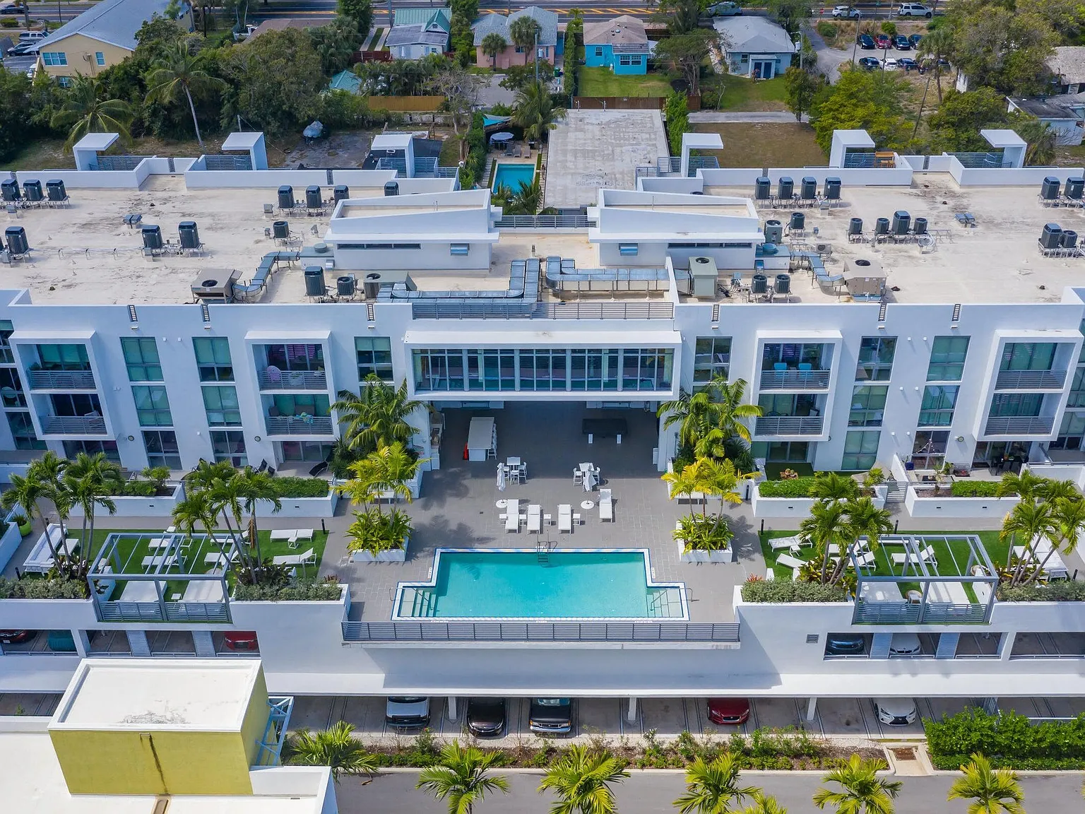 1 bed, 1.0 bath, 710 sqft, $5,000 — Photo 1