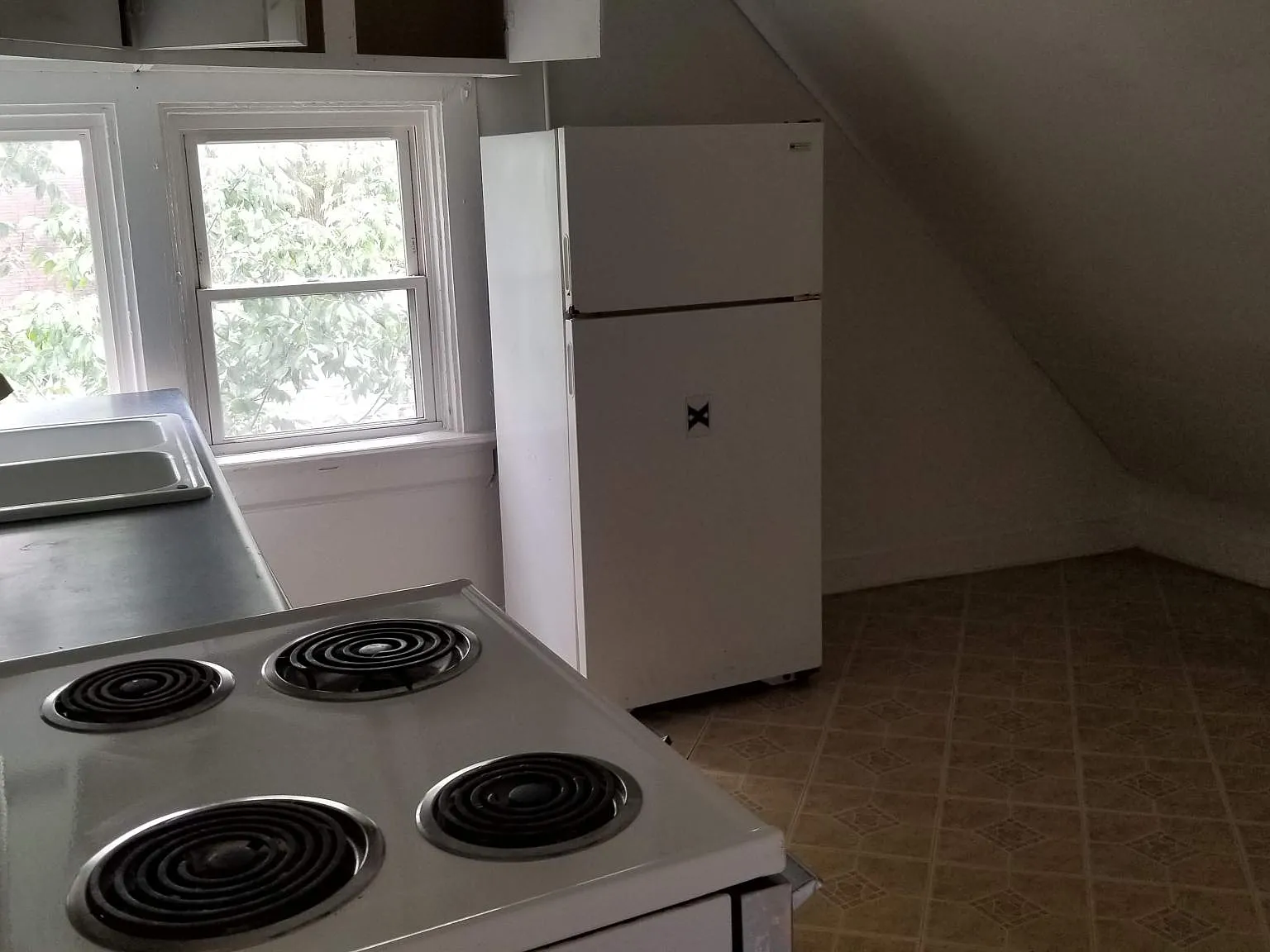 7 bed, 3454 sqft, $3,290 — Photo 4