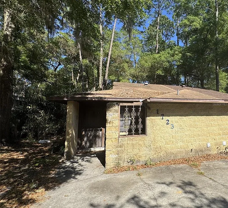 1723 SW 68th Ter