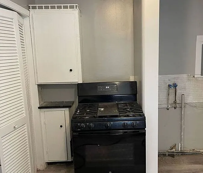 26450 Drakefield Ave — Photo 10
