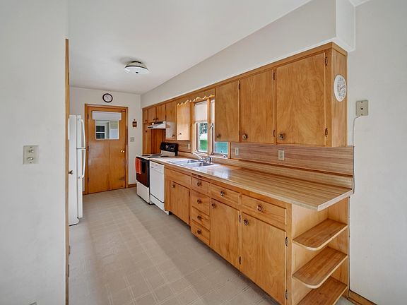 5th image of 4130 Logan Ave