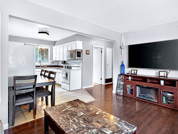 4th image of 1721 Brunner Ave