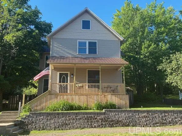 205 W Arch St, Negaunee, MI 49866