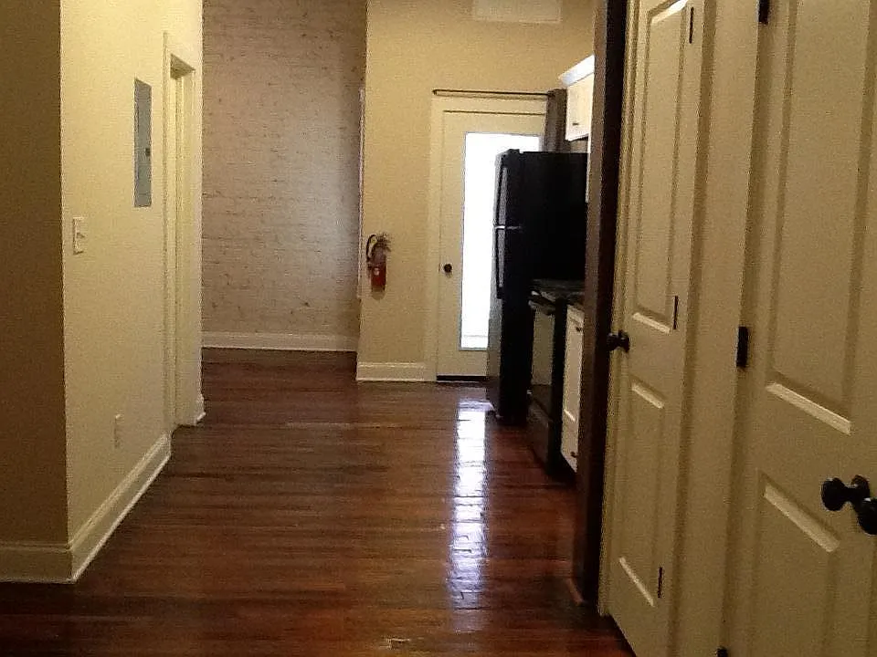 Photos #'s 2 thru 12 are of the small & large one bedroom layout with small side porches.