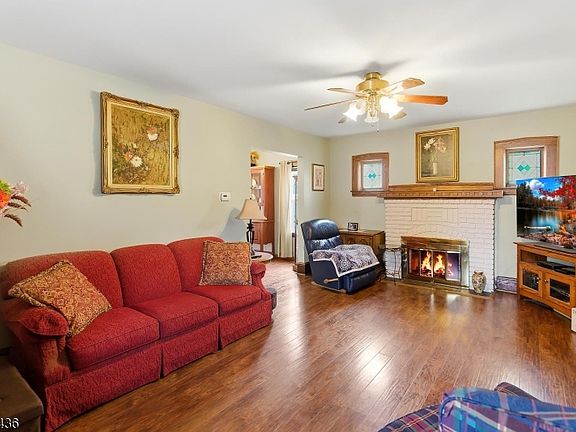 5th image of 514 Bloomfield Ave