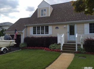 404 Eastlake Ave, Massapequa Park, NY 11762