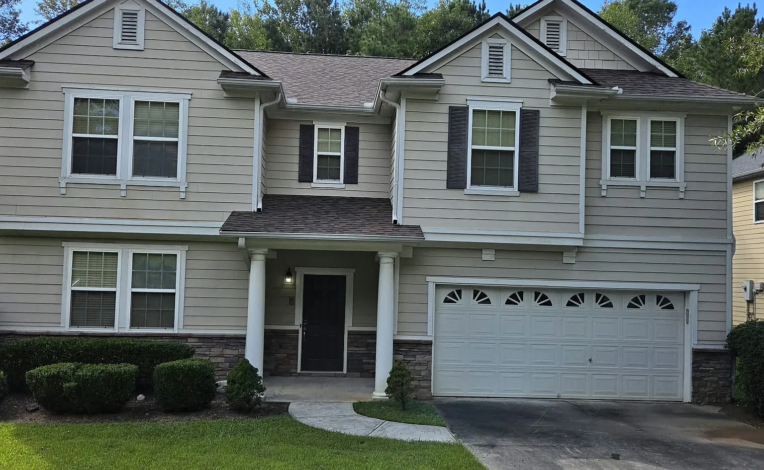 3 bed, 2.5 bath, 3527 sqft, $2,300 — Photo 2