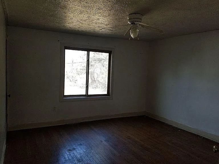 339 Carp St — Photo 7