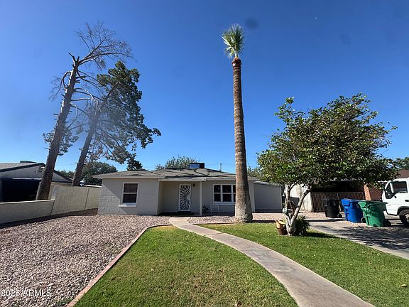 2nd image of 725 E 1ST Street