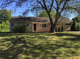 10 Blair Rd, Kendall Park, NJ 08824