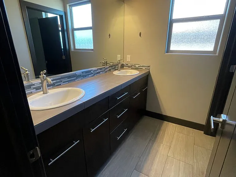2676 S 3030 E — Photo 16
