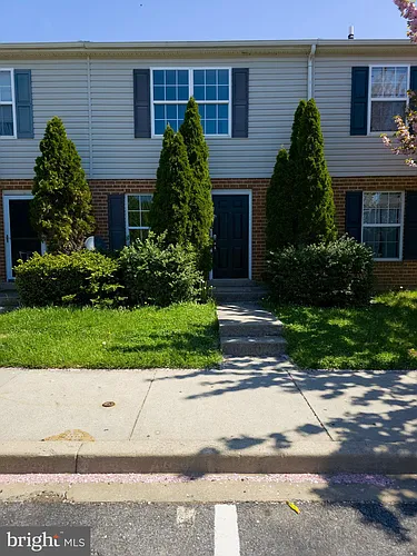 546 Wellington Ct Photo 1